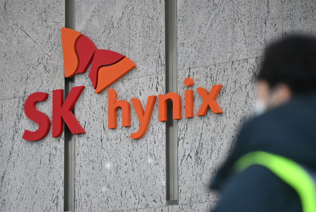Did SK Hynix dethroned Samsung as DRAM king on AI memory surge?