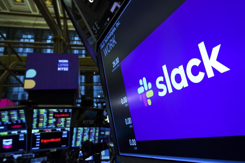 Work updates in Instagram story-form through Slack