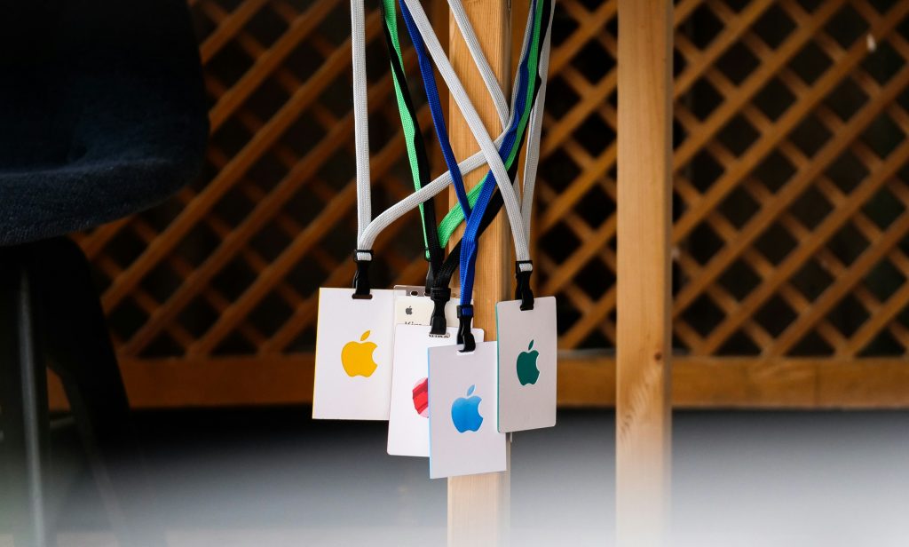 Apple iPhone sales rebound as China revenue climbs, but tariffs loom